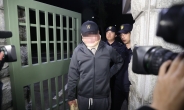 “조국 弟 기각, 靑 압력 사례와 비슷” 전 영장판사 비판