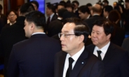 Woori Financial chief to remain until further notice