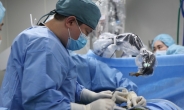 허리디스크 재활치료가 우선,  호전없다면 척추내시경 이용한 수술도 한 방법