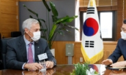 Standard Chartered CEO says S. Korea has potential to be Asia’s financial hub