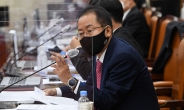 홍준표 “일본 간 박지원, 초법적 존재…강경화 허수아비 됐다”