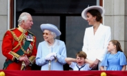 Doctors ‘concerned’ about Queen Elizabeth II‘s health