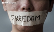 정부 비판했다 폐간, 사장 구속…박해받는 언론인들