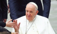 프란치스코 교황의 호소...우크라이나 평화 위한 책 출간