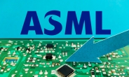 삼성·TSMC도 줄서는 ‘슈퍼乙’ ASML, 中 반도체 규제 영향 정말 없을까? [투자360]