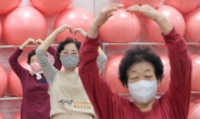 “한국·일본인들 마스크 왜 안 벗나 분석해봤다” 외신도 궁금했다