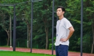 Park Seo-joon returns to big screen as soccer coach