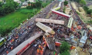 “20년만에 최악의 인도 열차사고…노후 열차 안전관리에 인색한 탓”