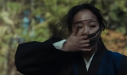 MZ무당 김고은 칼춤 통했다…‘파묘’ 올해 첫 천만 영화 등극