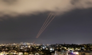 이스라엘 “이란 미사일·드론 200여발, 99% 요격”…재보복 예고 [이란, 이스라엘 공습]