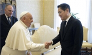 이재용, 교황 만나…바티칸 ‘삼성 전광판’ 답례 차원인듯