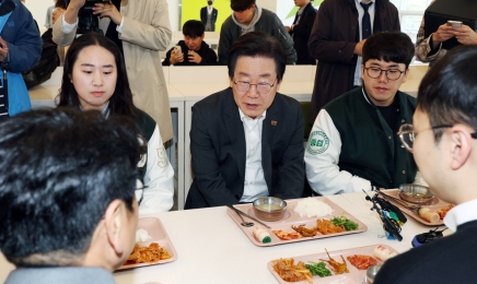 이재명, ‘1000원 아침’ 전국 첫 시행한 전남대서 한끼