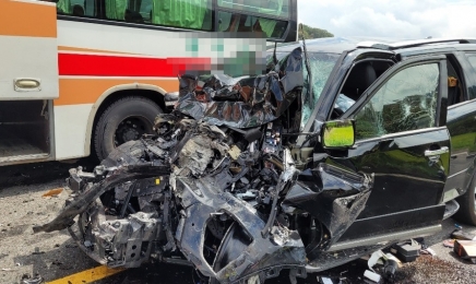 SUV 중앙선 넘어 승용차·버스 충돌…1명 사망· 16명 부상