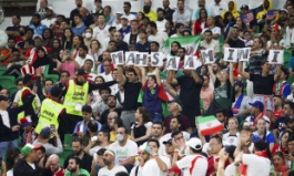 월드컵 경기장에 등장한 이란 히잡 시위의 상징[원호연의 PIP]