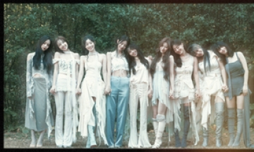 트와이스, 데뷔 9년 만에 美 빌보드 정상…K-팝 8번째, 걸그룹 3번째