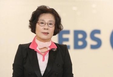 ‘유시민 누나’ 유시춘 EBS 이사장, 법카 2000만원 사적사용 혐의…재판行