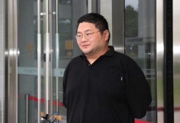 ‘쯔양 협박’ 혐의 유튜버 구제역 결국 구속…“2차 가해 우려”