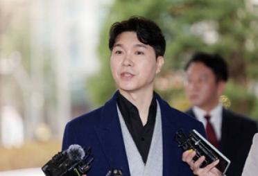 박수홍, 형수 명예훼손 재판 증인 출석…