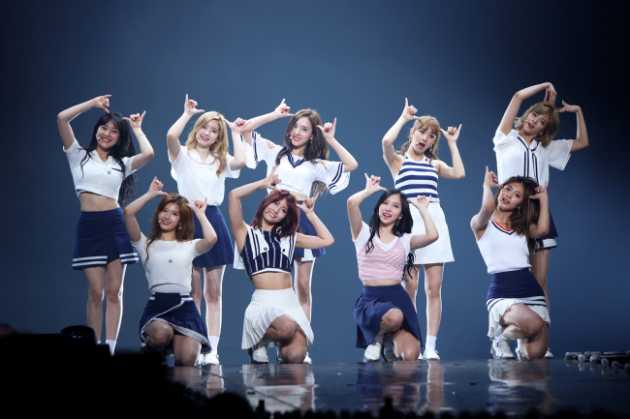 Photo Twice Wraps Up Encore Seoul Concert