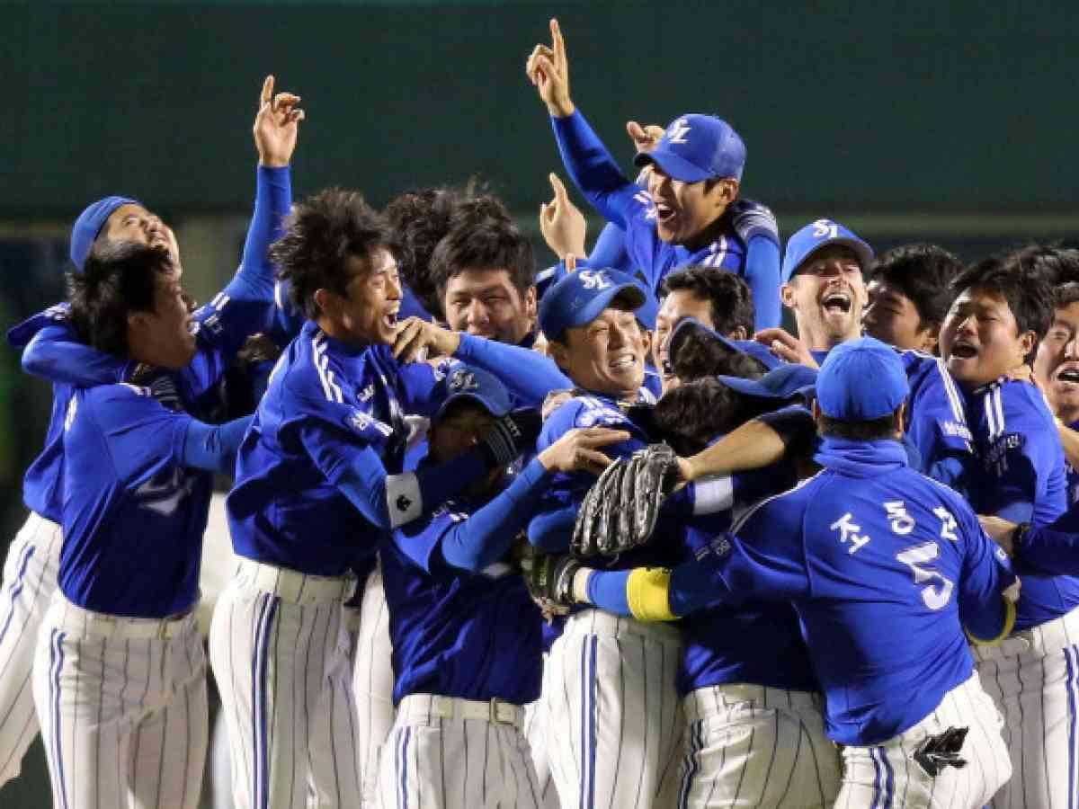 Here's Why The Korean Baseball Team Samsung Lions And Fans Call