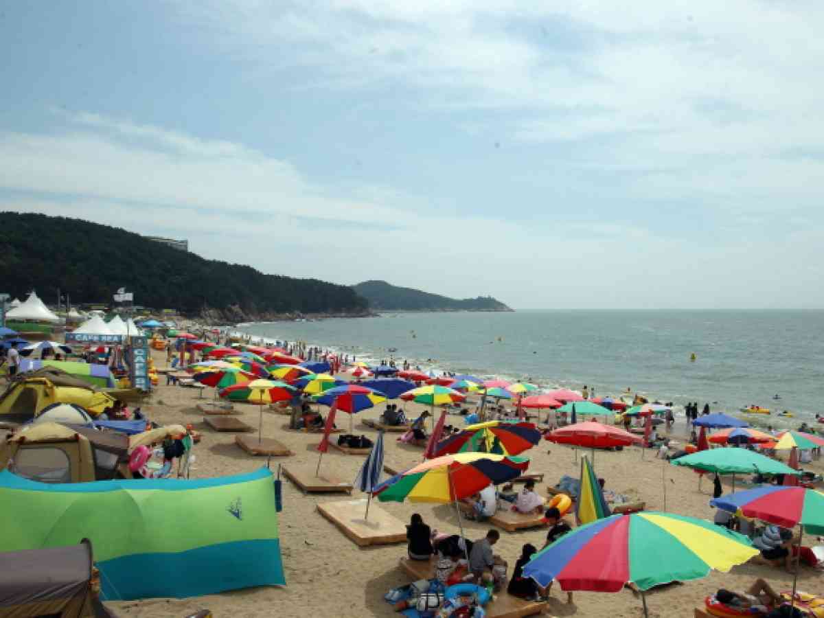 There are 4 ways to get from Incheon Airport (ICN) to DongMyung Beach by bus, train or car
