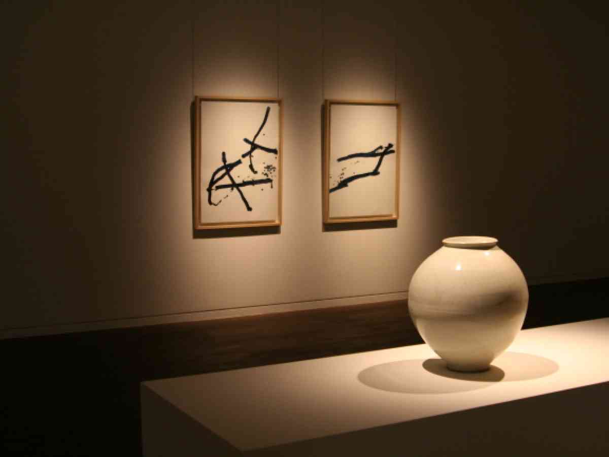 Korean-Arts: Korean Art, White and Brown Porcelain Jars