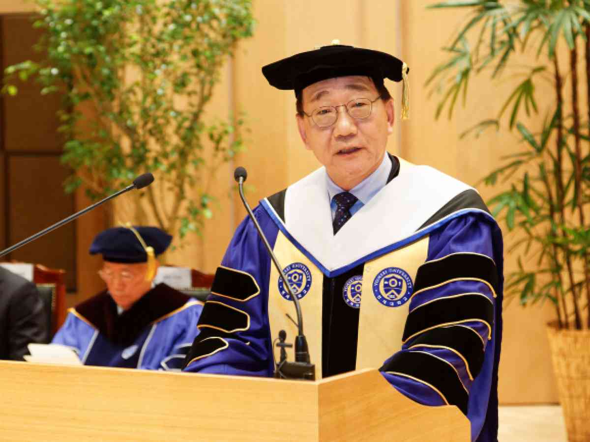 Yonsei's new chief takes office