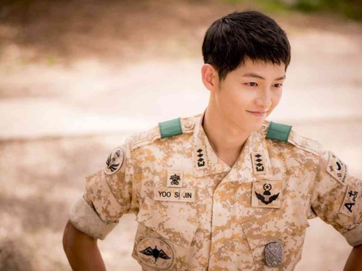 Song Joong Ki in reserve forces training uniform reminds fans of his The  Descendant of the Sun character - IBTimes India