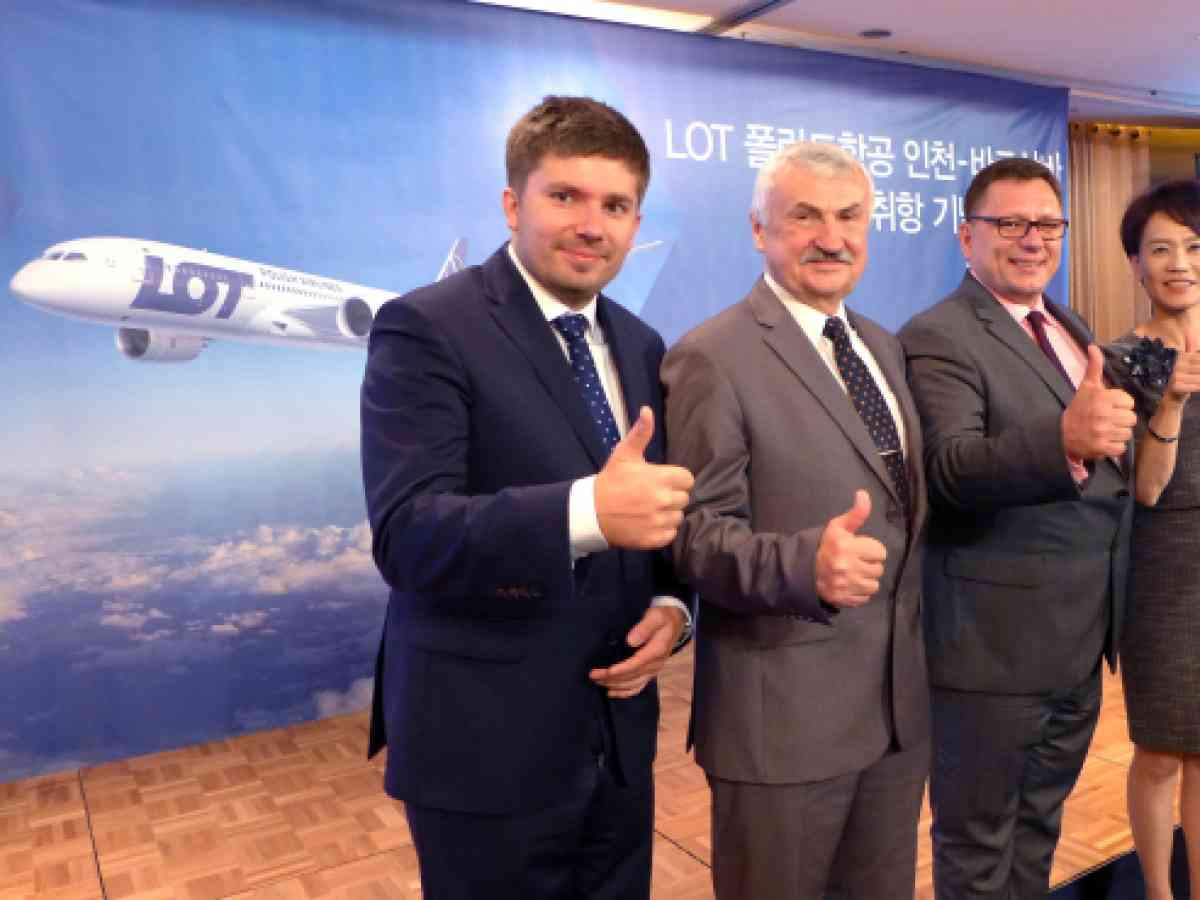 LOT Airline: Polish national airline LOT fires its CEO, ET