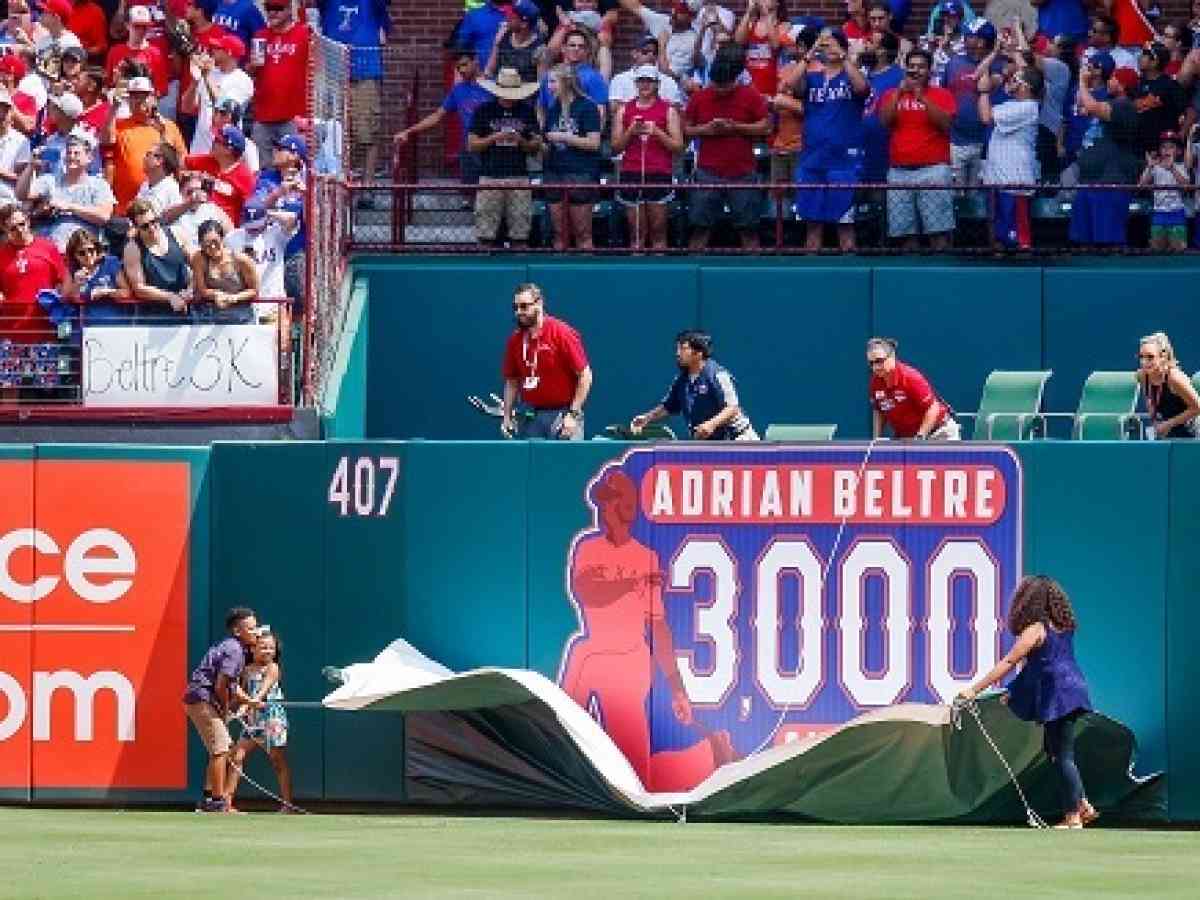 Beltre doubles for 3,000th hit, 1st from Dominican to do it