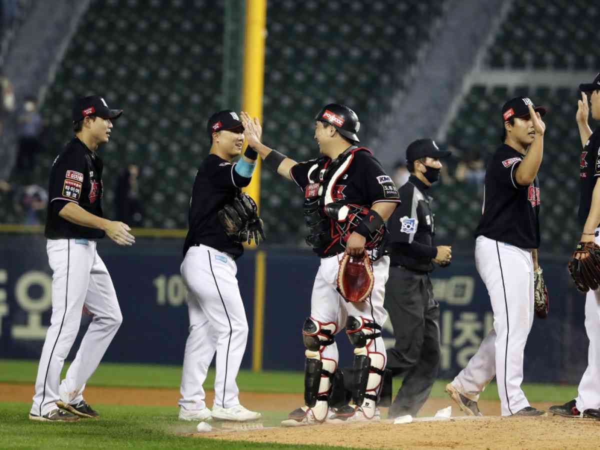 Middle of KBO standings gets crowded as 1st half winds down - The