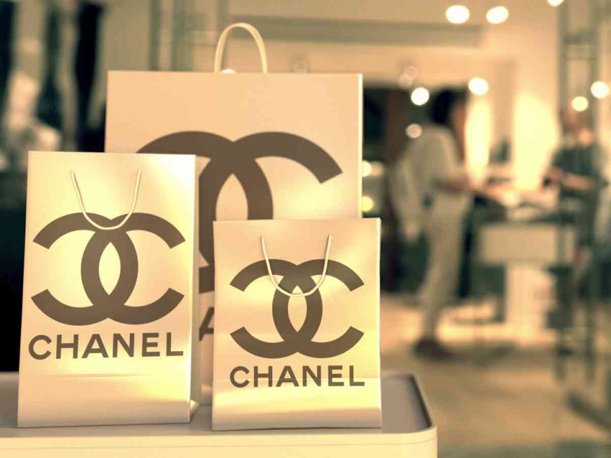 chanel shopping bags for decor