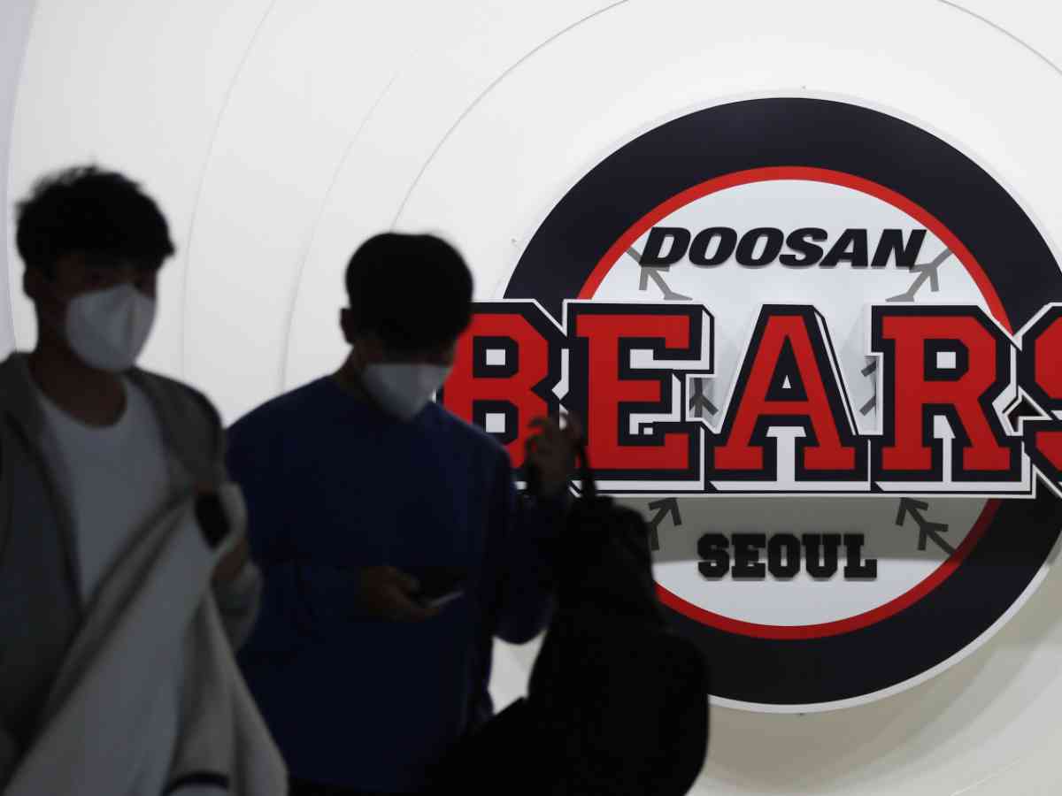 Doosan Bears sign pitcher Robert Stock on $700,000 contract