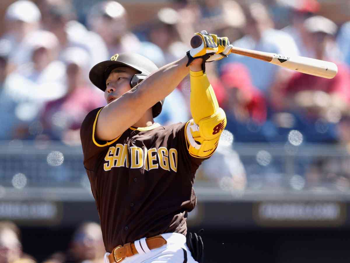 Ji-Man Choi hits 1st homer of spring training against former team