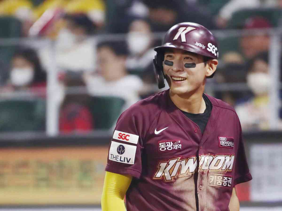 Lee Jung-hoo Picks up over 150 Hits for 6 Consecutive Seasons