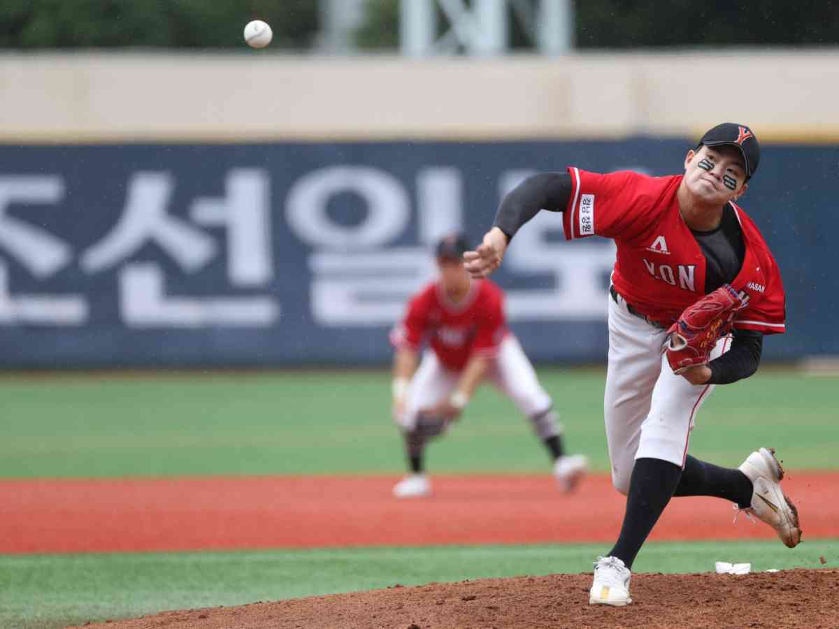 S. Korean high school pitcher Jang Hyun-seok formally introduced as new  Dodger