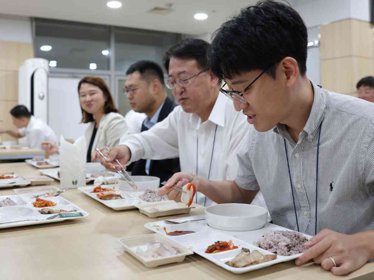 Seoul turns to catering services to boost seafood consumption