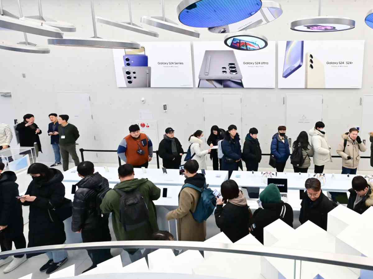 After Record-Breaking Preorders, Samsung Announces Global