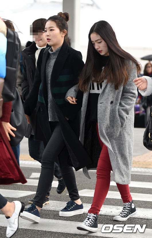 often Thermal Distrust Red Velvet wins fashion points at airport