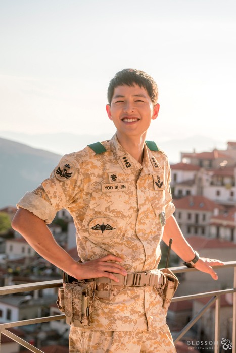 Song Joong Ki in reserve forces training uniform reminds fans of his The  Descendant of the Sun character - IBTimes India