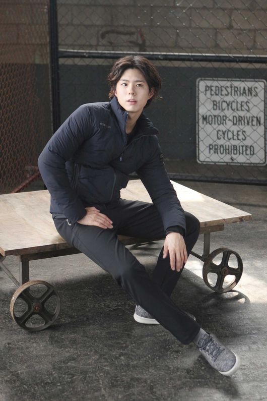 Behind-the-scenes of Park Bo-gum's photo shoot