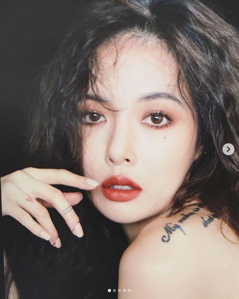 Piercings hyuna Hyuna Tattoo