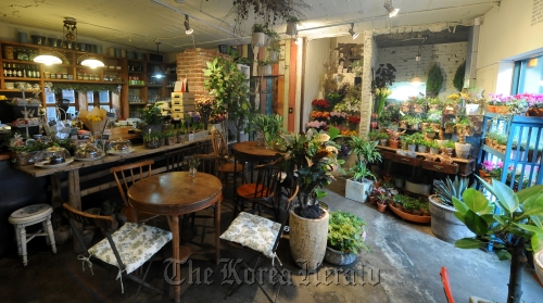 A view of Blute, a flower café in Hannam-dong, central Seoul. (Lee Sang-sub/The Korea Herald)