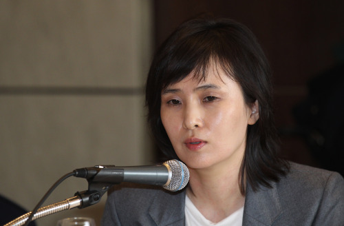 Shin Jeong-ah speaks during a press conference on Tuesday. (Yonhap News)