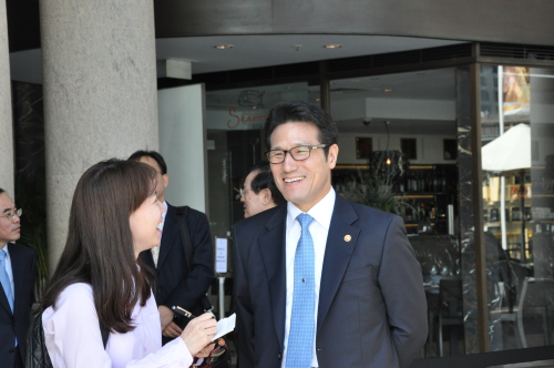 Culture Minister Choung Byoung-gug speaks during an interview with The Korea Herald in Sydney. (KOCIS)