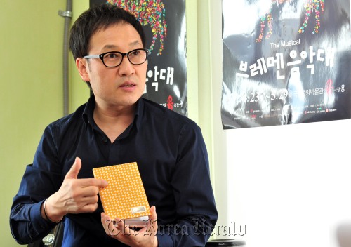 Singer and Yoo Yeol Company CEO Yoo Yeol speaks during an interview with The Korea Herald. (Kim Myung-sub/The Korea Herald)