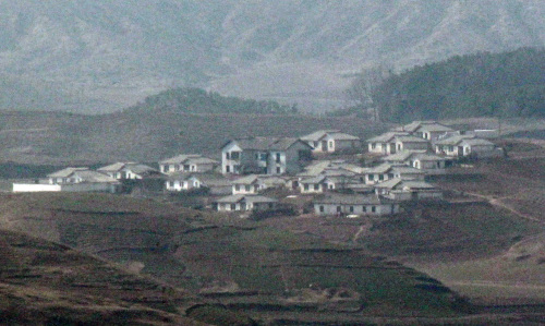 A North Korean village (Yonhap News)