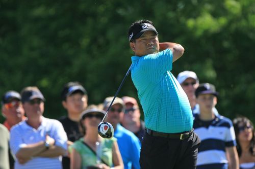 K.J. Choi of South Korea hits his tee shot on the 13th hole during the first round of the Zurich Classic at the TPC Louisiana on April 28, 2011 in New Orleans, Louisiana. (AFP-Yonhap News)