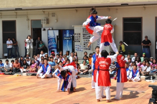 Taekwondo class at Cahuenga Elementary School in L.A. (Korean Cultural Center)