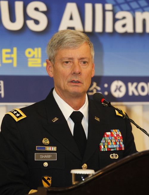 U.S. Forces Korea Commander Gen. Walter Sharp delivers a speech during a breakfast meeting hosted by the Association of the Republic of Korea Army in Seoul on Monday. (Yonhap News)